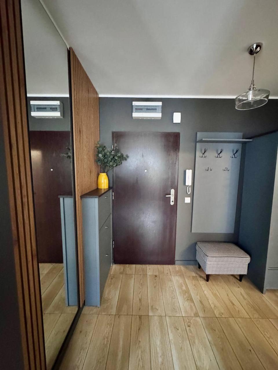 C- Home4U - Apartment With A City View Close To Aquapark, Parking In Secured Area Krakow Exterior photo
