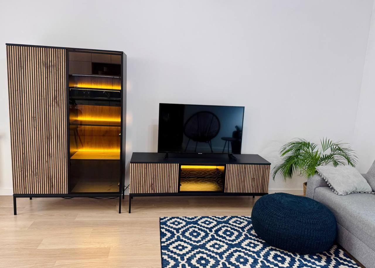 C- Home4U - Apartment With A City View Close To Aquapark, Parking In Secured Area Krakow Exterior photo