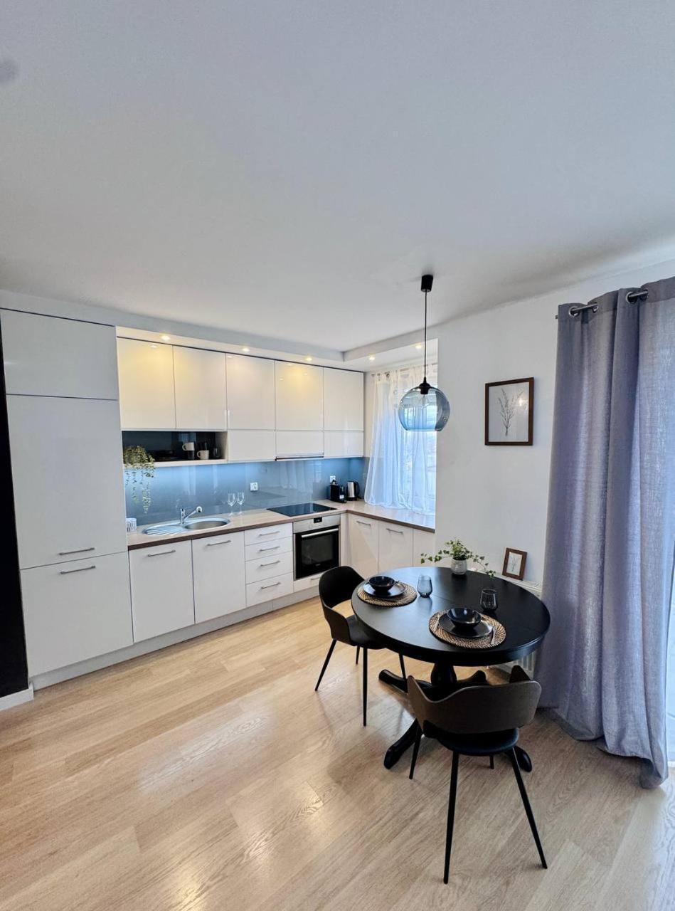 C- Home4U - Apartment With A City View Close To Aquapark, Parking In Secured Area Krakow Exterior photo